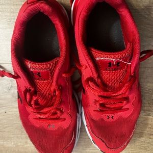 Under Armour red kids sneakers size 5Y great condition